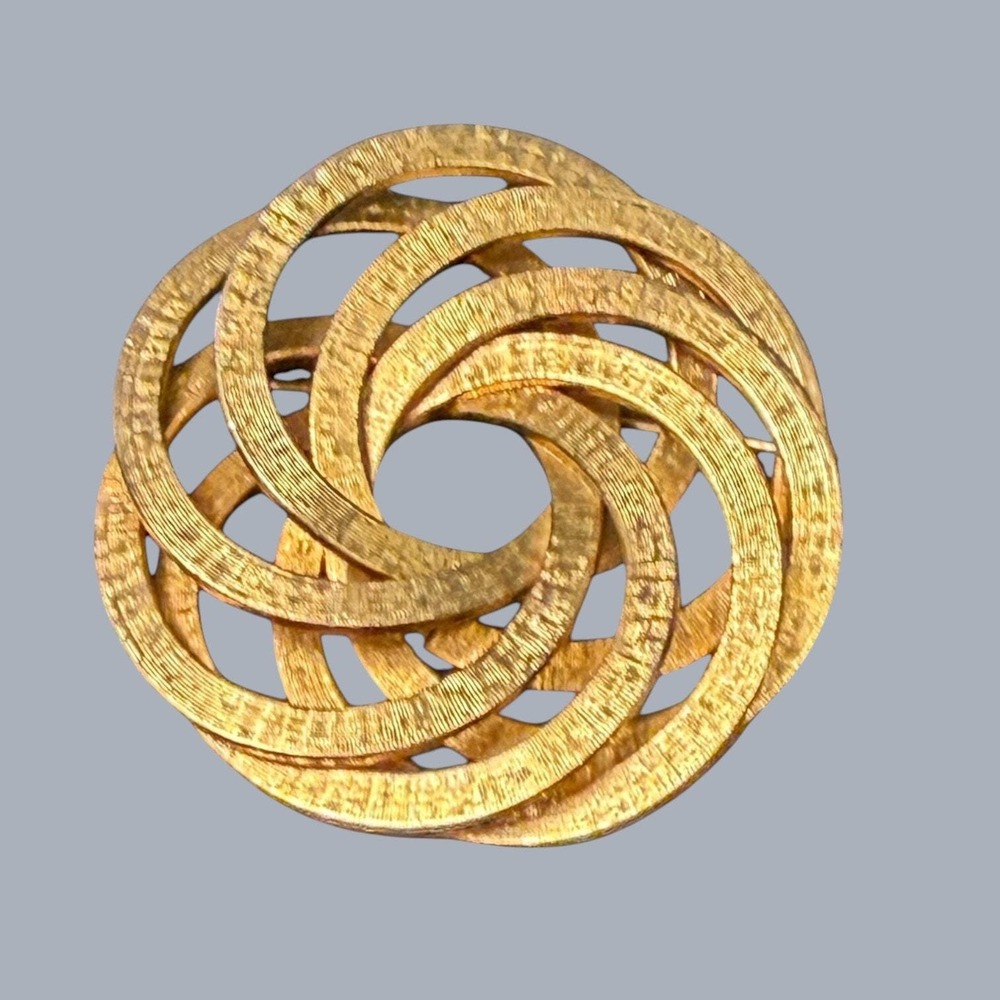 VTG Gold Tone Swirl Brooch Abstract Circle Textured MCM Retro Minimalist Pin